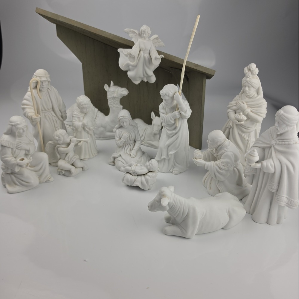 Vintage Avon Nativity Collectibles Set 15 Pieces 9 Boxes White Figurines Stunnig